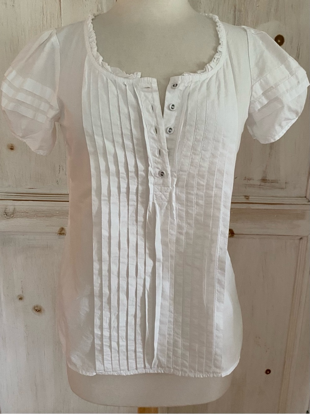 White Cotton Pintuck Top Scoop Neck Puff Sleeves